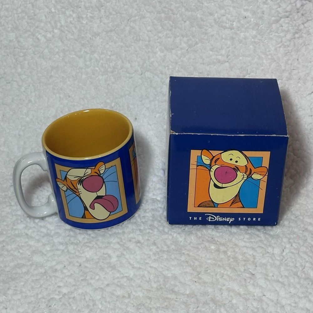 Disney Coffee Mug Cup LIMITED Edition vintage  Winnie Pooh Tigger faces w/box